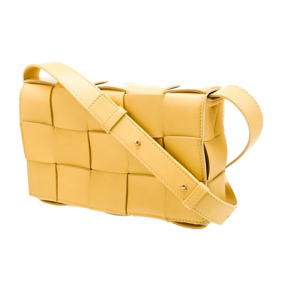 Bottega Veneta cassette bag $2900 pre-loved - Picture 4 of 8